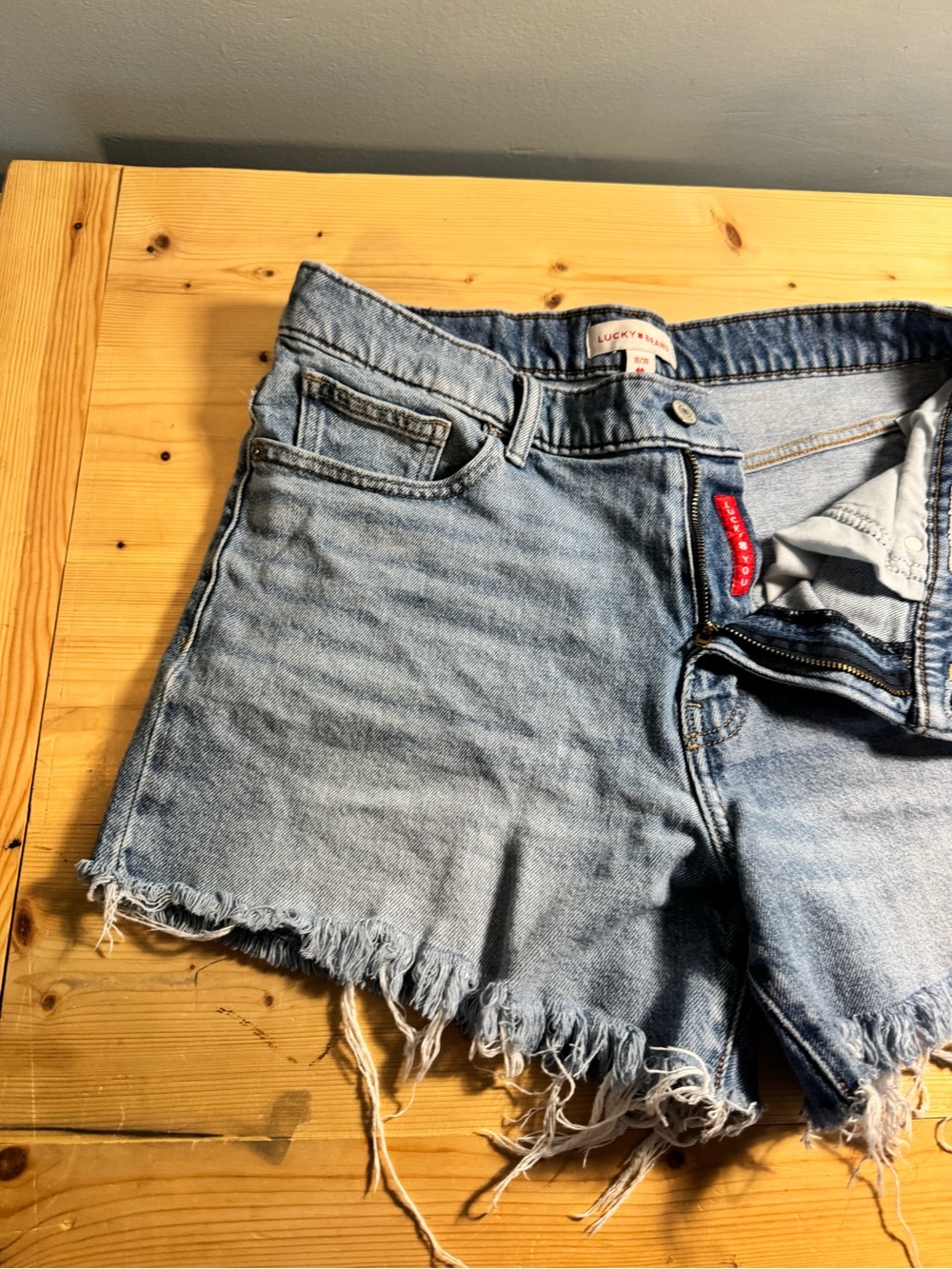 Lucky Brand Light Wash Frayed Denim Shorts - Picture 9 of 9